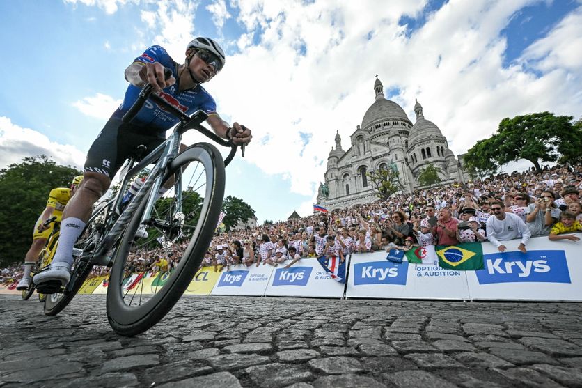 0247dd7a-bd22-4aa6-bcf3-9ea9d42a6ee7 La victoire éclatante de Mathieu van der Poel sur la dernière étape du Tour de France