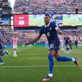 L’équipe de France se hisse en quarts de finale grâce à Mbappé