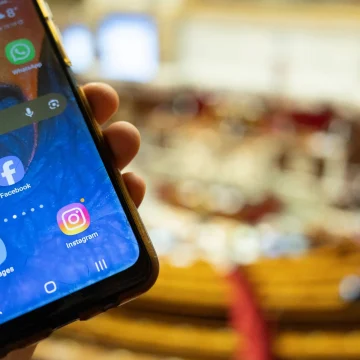 110df830-f4dd-4273-a067-12476c8bfb17 L’interdiction des réseaux sociaux aux moins de 15 ans : un pas vers une nouvelle régulation en France
