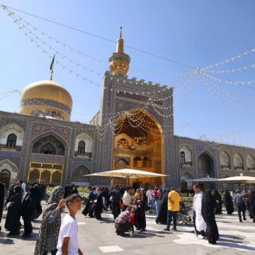 Funérailles d&rsquo;Ali Khamenei à Mashhad : Importance Religieuse et Politique