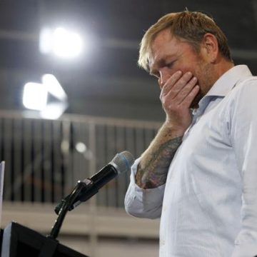 2400d536-58cb-4704-ac48-144eb261fc69 Scandales et retrait du candidat démocrate dans le Maine