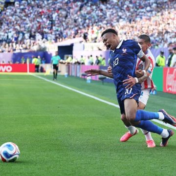 Qualification difficile des Bleus face au Paraguay