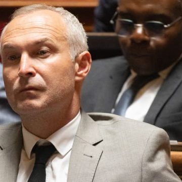 3e476a00-c599-4095-baab-04d52fb0198b Accusations de célébration du texte sur la fin de vie : le ministre reporte la réception