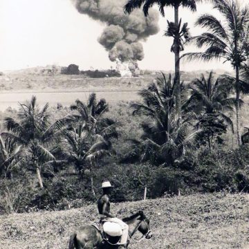 Deffare TroellerRessources naturelles puit de petrole Bahia_Brasilien_1961 La 57ème édition des Rencontres d’Arles : Une exploration du monde à travers la photographie
