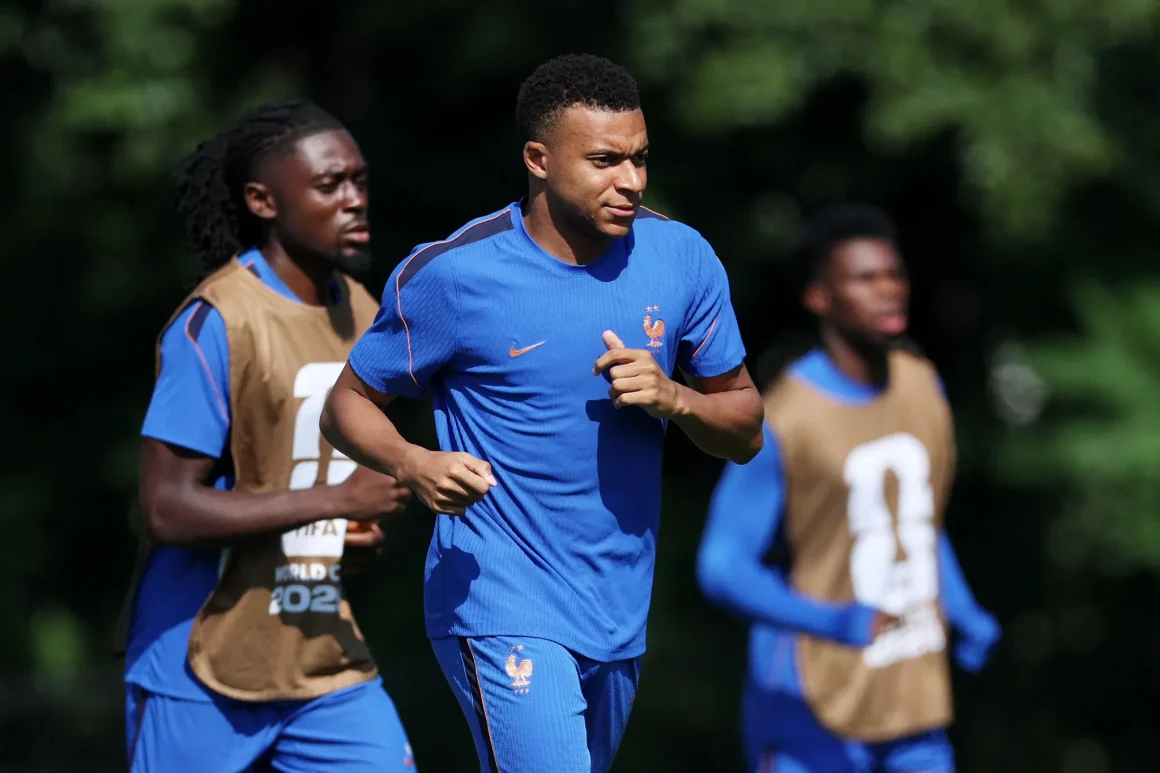 Rencontre sportive et amicale entre la France et le Maroc en Coupe du Monde