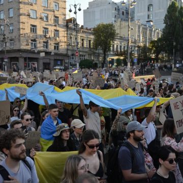 Manifestations en Ukraine et débats sur les missiles Patriot