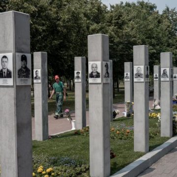 Inauguration du mémorial militaire à Kiev : Controverses et critiques