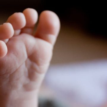 49522daf-82bb-491d-bb1b-0d40dbdcb738 Deux hommes échangés à la naissance intentent une action en justice contre un hôpital