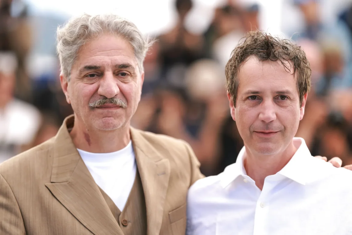 Simon Abkarian incarne le général de Gaulle dans un film d’Antonin Baudry