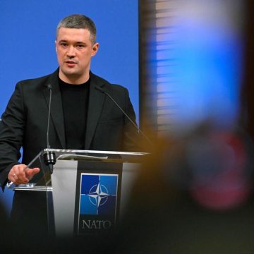 Crise politique et tensions militaires en Ukraine