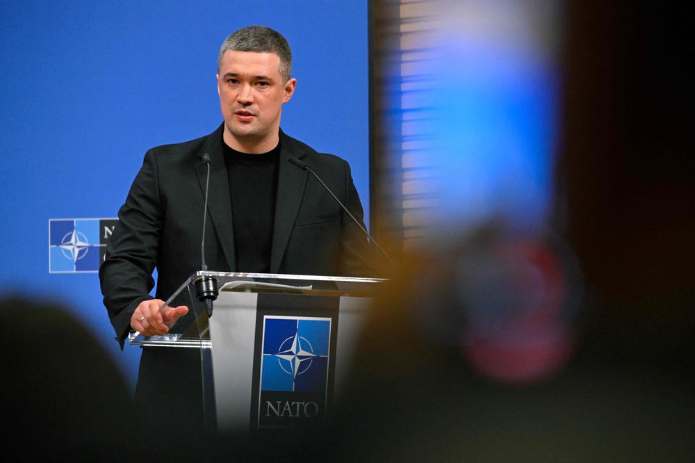 4ed8fc12-ff5b-419a-86ed-1d89901de2ac Crise politique et tensions militaires en Ukraine