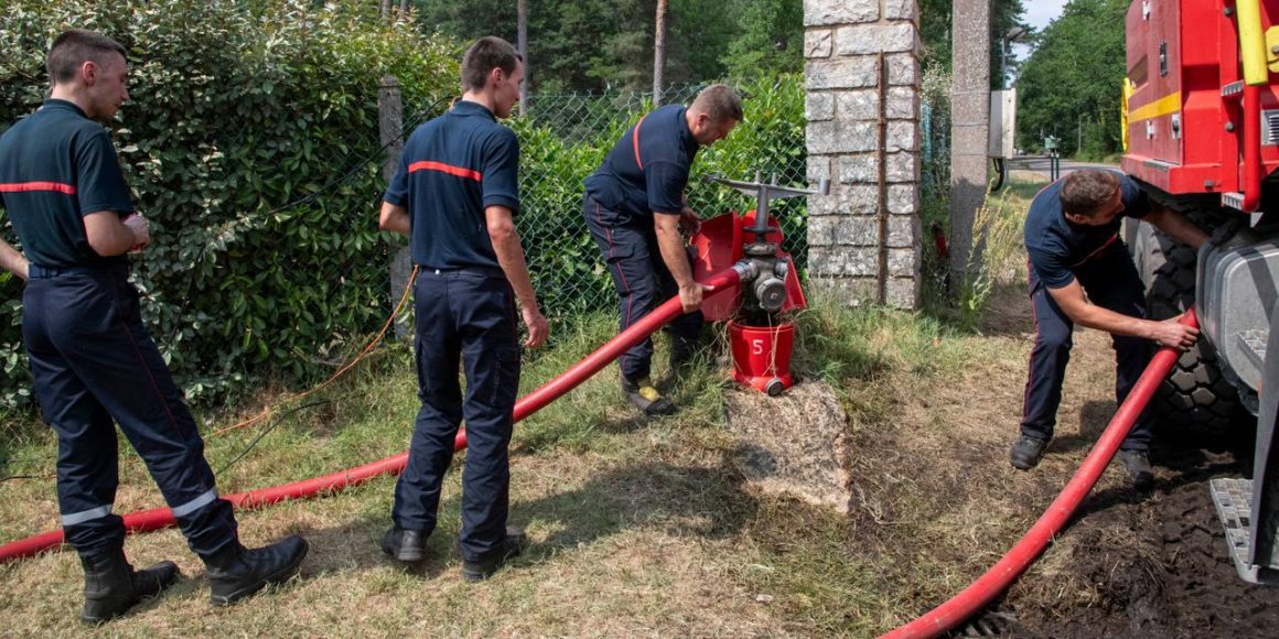 4f143ff0-e042-436b-ab88-38cfca7e37a5 Incendies en forêt de Fontainebleau : Unités de secours en action