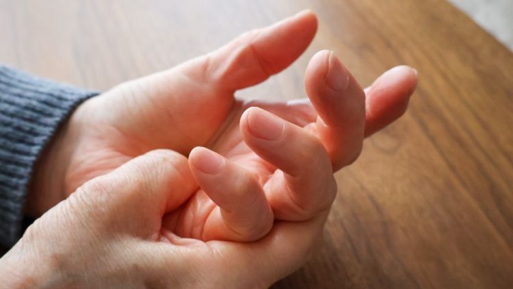 4fee496e-a88f-4a7b-b056-956a6f831dd2 Quand s’inquiéter des fourmillements dans les mains