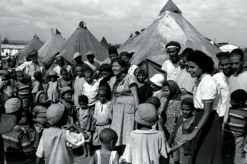 FILER FOR 50 ANNIVERSARY OF NEW YEMENITE IMMIGRANTS TENT CAMP IN ROSH HAAIN IN 1949. Critique sur l’œuvre de Pierre Hazan