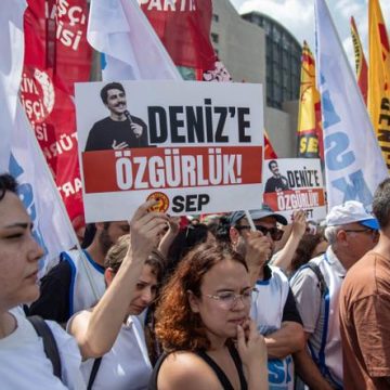 52ecf97a-9e6b-44aa-b86e-68a301fd9684 L’humoriste Deniz Göktas interpellé en Turquie