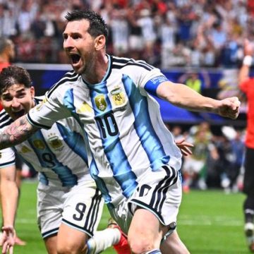 L&rsquo;Argentine se qualifie pour les quarts de finale après une remontée spectaculaire