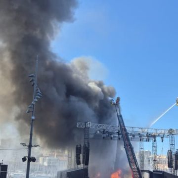 Incendie majeur au Vieux-Port de Marseille maîtrisé
