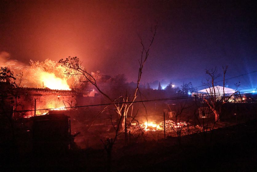 FRANCE-WILDFIRE-ENVIRONMENT Un incendie menaçant à Cotignac épargne de justesse les sanctuaires