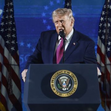 5987e4f7-3d4e-41e6-b56a-85151af8b364 Trump et le spectre du communisme à Mont Rushmore