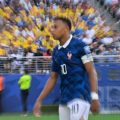 Les Bleus : Une nouvelle œuvre d’art sur le terrain