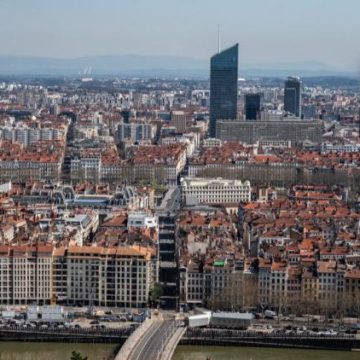 Les fumées des incendies de Gironde et Landes atteignent Lyon