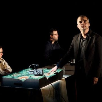 Festival d&rsquo;Avignon : Réflexion Collective sur &lsquo;Un Ennemi du Peuple&rsquo;