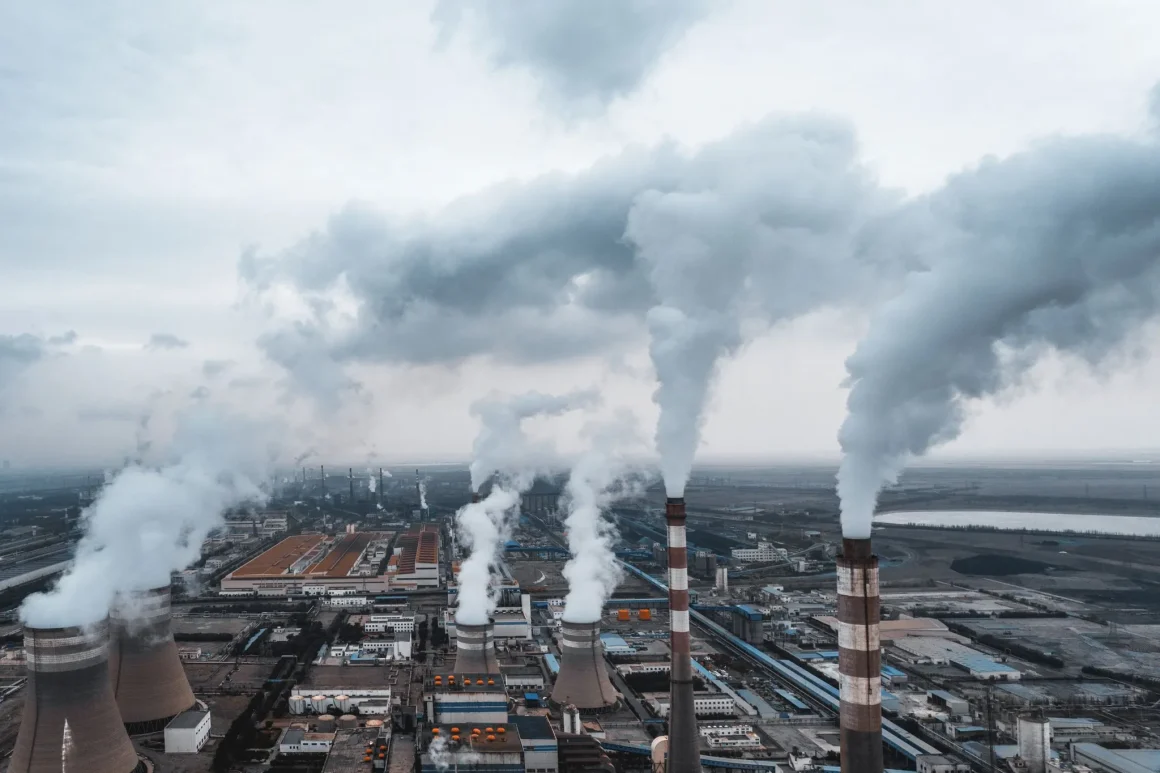6afd6048-4e17-4bf4-88e5-3695f3484eb4 Pollution des sites de baignade par les PFAS en France