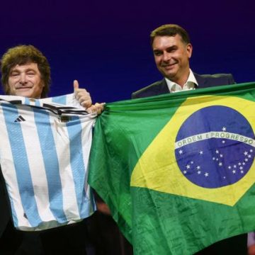 6eab956d-acd6-426c-a766-419749a46ae1 Flavio Bolsonaro lance sa campagne présidentielle avec le soutien de Javier Milei à São Paulo