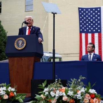 Un agent de la Maison Blanche suspendu pour avoir parié sur les discours de Trump