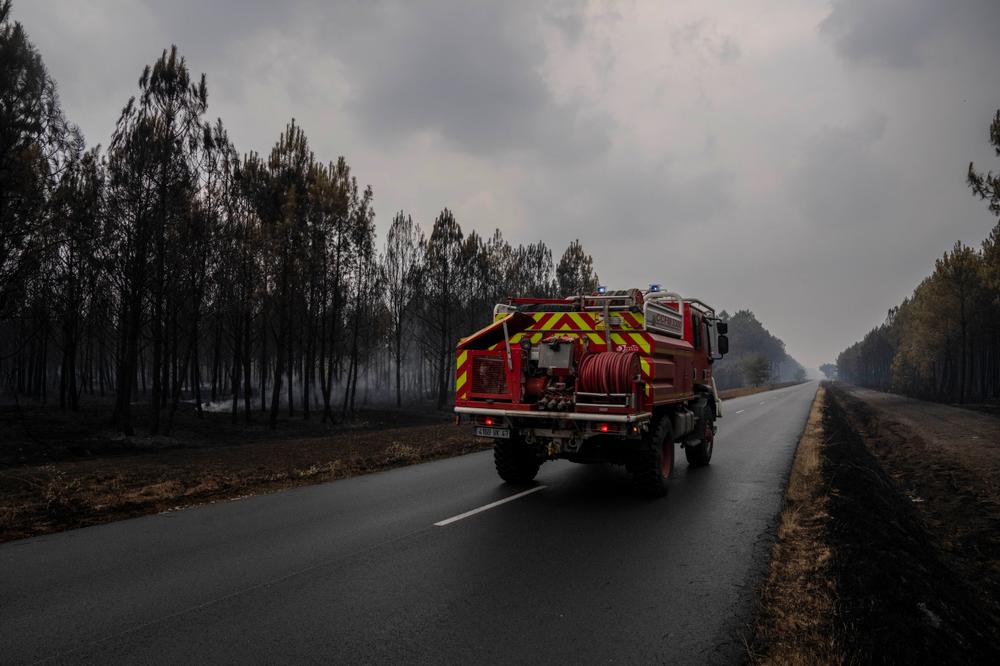 7393afb6-7164-4b04-bb97-867a9a77cf26 Incendies en Gironde et en Espagne : Évacuations massives et situation préoccupante