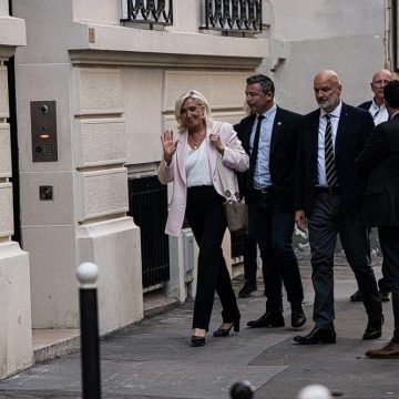 Marine Le Pen face à la justice : enjeux et stratégies