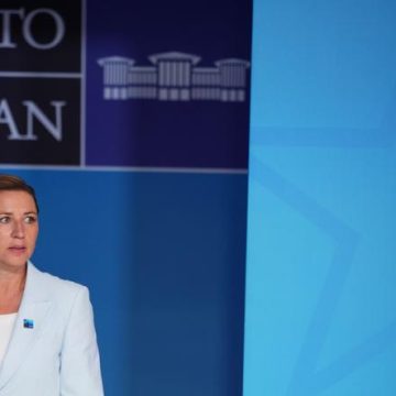 77ca3dd7-cfb6-45b4-9e65-8d99d8f31c3a La Première Ministre Danoise Réagit aux Déclarations de Donald Trump sur le Groenland