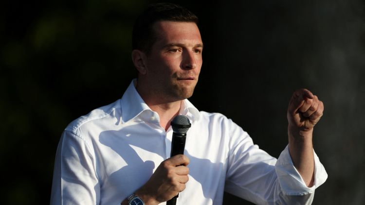 7ef36c20-562f-43ef-905b-cc3906e22bd3 Le destin judiciaire de Marine Le Pen en suspense