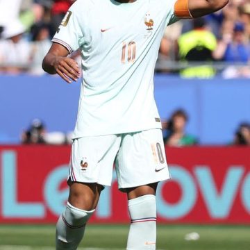 84a7aa39-b2e3-4f2c-9aa7-e0b1c670e70a Les pénaltys dans le football : entre science et psychologie
