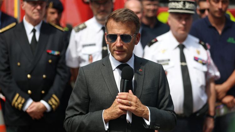 8b75b14e-7040-4b91-af67-c63f1627bf79 Macron réitère le soutien de l’État face aux incendies