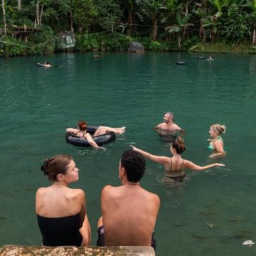 Décès de touristes au Laos : Enquête sur l&rsquo;alcool frelaté