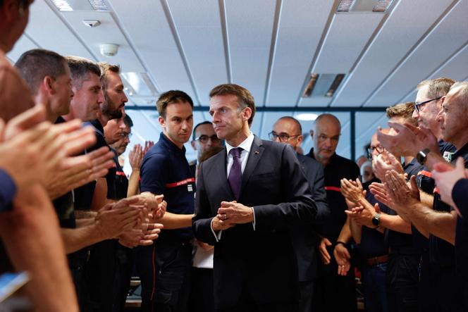 8e8d9283-3907-453a-8b1c-98e4c437b2aa Emmanuel Macron en visite à Bordeaux pour soutenir les pompiers