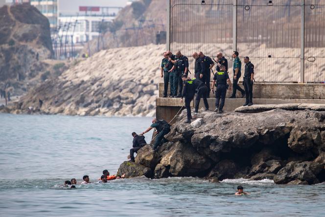 948143c7-6592-4c1c-a93e-d78906a855e6 Afflux de migrants vers Ceuta depuis le Maroc