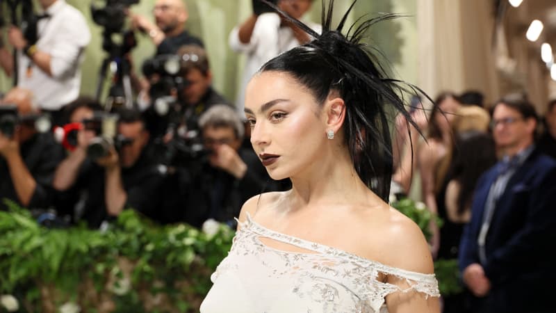a56f2c71-7a9a-4d2c-b6ed-6fa007bd047a Charli XCX : Un septième album captivant