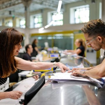 Spains migrant regularisation programme reaches final day L’administration espagnole face à l’afflux de demandes de nationalité