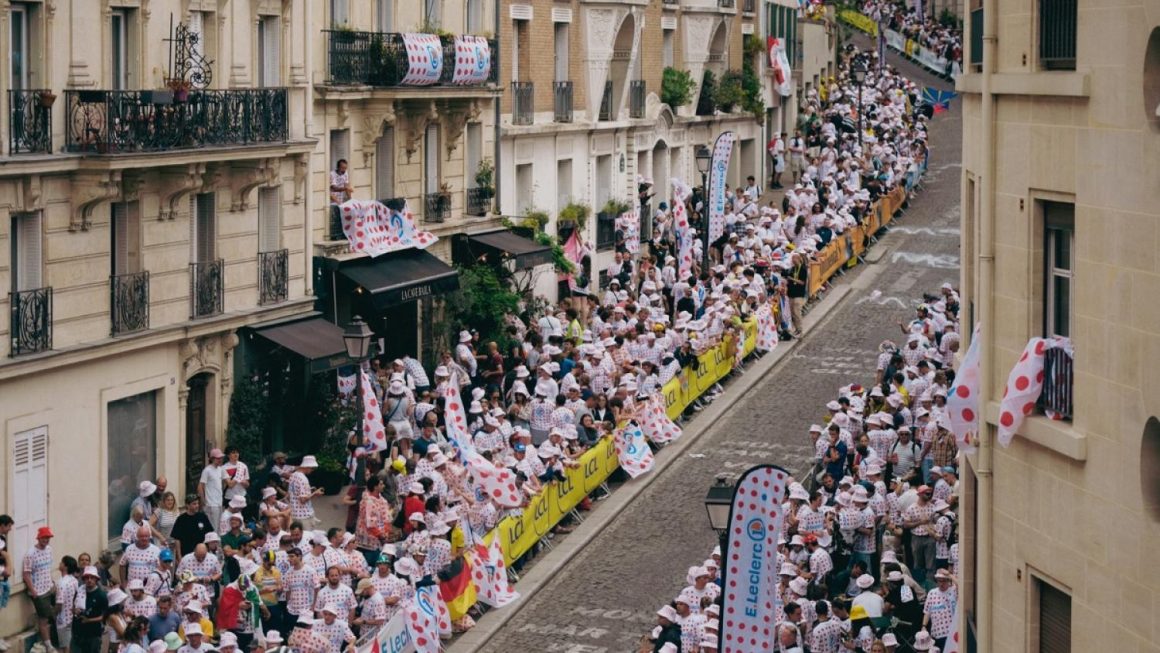 aa6f6527-5c28-4d73-af19-d55795fa88af La Rue Lepic au Cœur de la Dernière Étape du Tour de France 2026