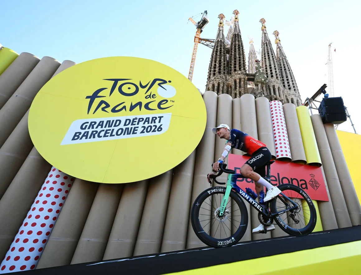 b2b924e2-a7d2-445c-8689-d0dcf213392b Dispositifs pour le Tour de France en période de canicule