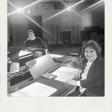 b4c8be9e-cbff-45fa-97a8-57ea6a32f7a0 Marie-Paule Belle : Une Vie Dédiée à la Scène et aux Rencontres Artistiques
