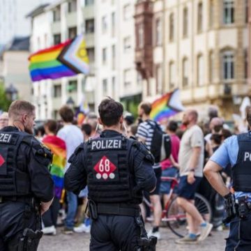 Opération policière à Berlin après une attaque à la gay pride