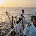 Le Blocage du Détroit d’Ormuz : Une Précarité pour les Marins Indiens