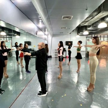 School for beauty queens in the Philippines Les Philippines : Fabrique de Reines de Beauté