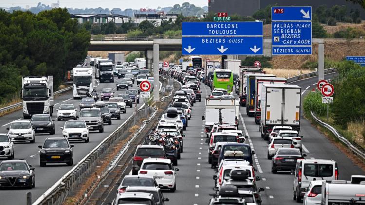 cba68e18-d5da-4c5e-bc0e-eca142732ada Prévisions de Circulation Chargée pour le Weekend Estival