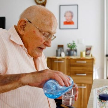 ce8d9f6b-952c-4ddd-a438-f86019150f78 Comment la canicule affecte-t-elle la santé des personnes âgées ?