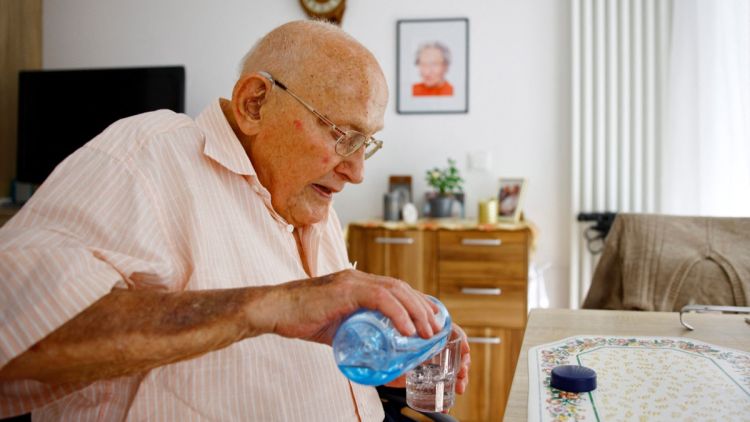 ce8d9f6b-952c-4ddd-a438-f86019150f78 Comment la canicule affecte-t-elle la santé des personnes âgées ?