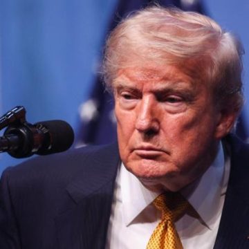 cf5163ee-dc08-4a16-bdf3-8058db8f8ebe Donald Trump menace d’imposer de nouveaux droits de douane sur les produits canadiens